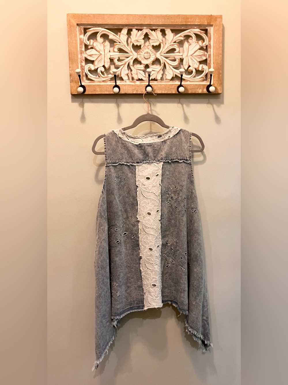 POL Sleeveless Blue-Grey Lace-Trim Tunic Shark bite Boho Style NWOT - Picture 2 of 10